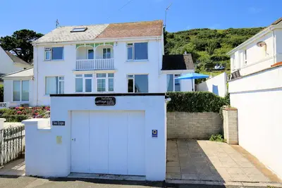 Image de Maison de vacances spacieuse près de la plage à Looe, Cornwall - avec de superbes vues sur la mer