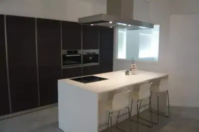 Image de Bruxelles: Loft appartement dans résidence Gare Du Midi