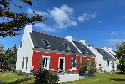 Image de Belle ile en Mer, longère traditionnelle dans hameau proche Locmaria