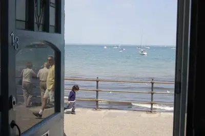 Image de Appartement sur la plage - Vue panoramique à couper le souffle sur la baie (* animaux acceptés - Wifi)