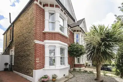 Image de maison édouardienne élégant à proximité des commerces et des tubes - 10 min Ealing Broadway