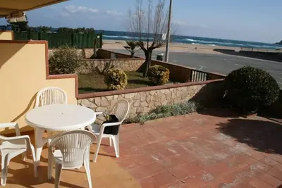Famous Calm on the beach and Good Price Hutg 017612