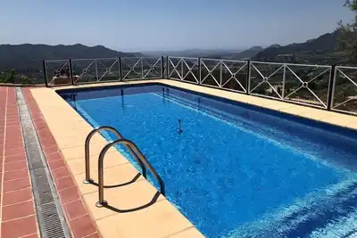 Image de Superbe villa avec piscine privative avec vue Ă couper le souffle!