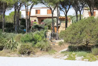 Image de Maison en bord de mer avec accès direct à la plage