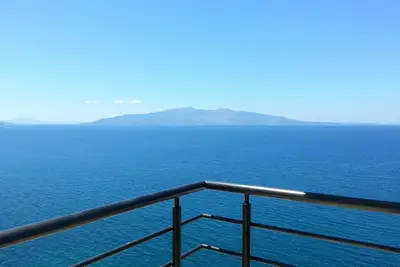 Image de Magnifique vue sur la mer appartement, frais sur la plage dans la maison Viola Saranda