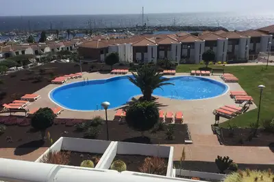 Image de Stunning 2 bedroom apartment with full view of the sea and marina, full sun
