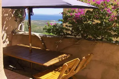 Image de Duplex dans belle maison de caractère terrasse et vue mer