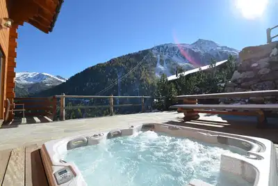Grimentz - Superbe Chalet détaché, à côté des pistes, avec sauna et jacuzzi