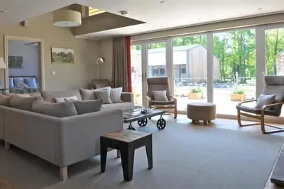 Image de Walnut Grange, grange aménagée et moderne sur une propriété privée Cotswold