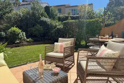 Image de Villa parfaite à La Mole - 15mn à Tropez! 20% de réduction pour les réservations d'ici la fin juin!
