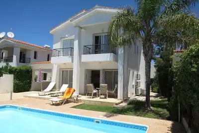 Image de Villa de luxe avec piscine privative, Vue sur la mer et la montagne