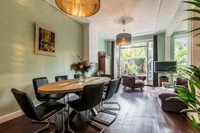 Image de 4 bedroom Townhouse with Private Garden - 12 Min. To City Centre