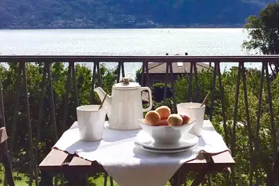 Image de Une retraite fantastique du lac de Côme!
