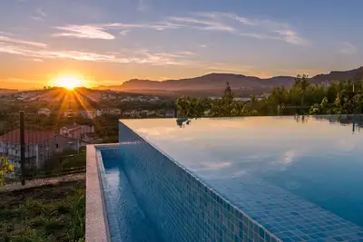 Image de Piscine à débordement, vue mer, près du centre de Split - Seventh Heaven Villa