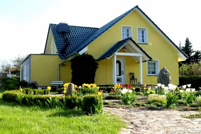 Image de Grande maison familiale de 120m², cheminée, gr. Jardin, petit ruisseau, idyllique, nature, paix