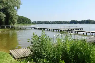 Image de La paix et la détente peuvent être trouvées sur le Müritz dans un emplacement direct en bord de mer
