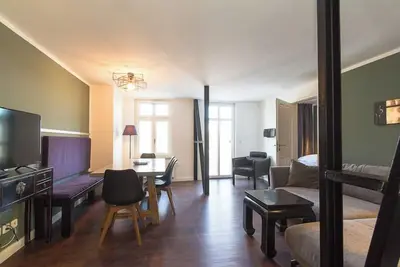 Image de Asia Suite - cachette au bord de la rivière