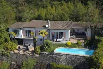 Image de Villa avec vue imprenable sur le lac de Lugano et les montagnes environnantes