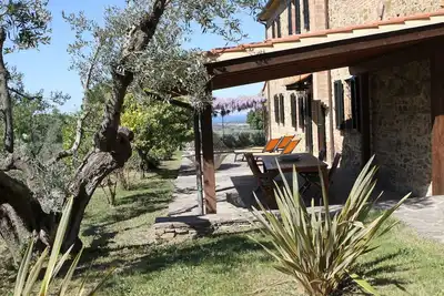 Image de \"Pergola\" Appartement, maison de campagne, jardin, mer, à 6 km de la mer