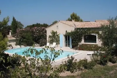 Image de Mas luxueux aux pieds des Alpilles avec 3 chambres et piscine à Eygalières