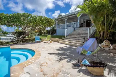Image de Superbe Maison Avec Grande Piscine Et Jardin