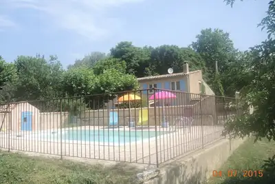 Image de maison, piscine privé, au pied du Mont Ventoux entre Sault et Monieux