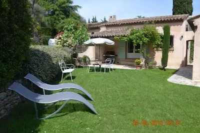Image de A Mougins, location indépendante dans propriété pour 2 personnes