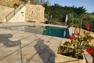 Image de Très bel appartement en Rez de jardin dans villa, Picsine, jaccuzi cuisine plein