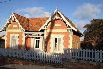 Image de Ensemble Villa de charactère + cabanon indépendant 2 sdb + douche extérieure