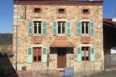 Image de gîte 100 m2 avec terrain clos, ballades à partir du hameau secteur Issoire