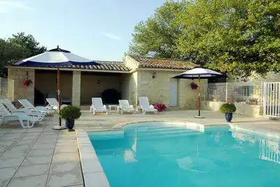 Image de Uzès :  Agréable gîte dans un mas à 700 m du centre ville