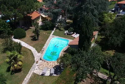 A 20 mn de Toulouse, belle maison de 200m2 dans un parc arboré de 3500m2 piscine