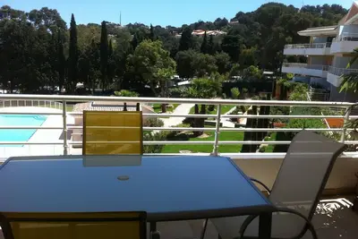 Image de Bel appartement à la situation exceptionnelle au calme près du port avec piscine