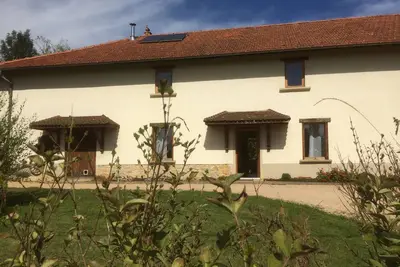 Image de Gite au calme, dans ancienne ferme rénovée avec piscine, 15 min Bourg-en-Bresse