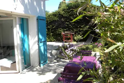 Image de mezzanine apartment with private garden