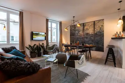 Image de L'Atelier • Keyweek Duplex Vintage avec Parking, Biarritz Centre
