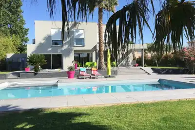 Image de Villa Contemporaine piscine privée Résidence de tourisme 5 *proche des plages
