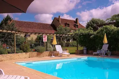 Lodging complex for 15 people max in Quercy by the  Dordogne valley
