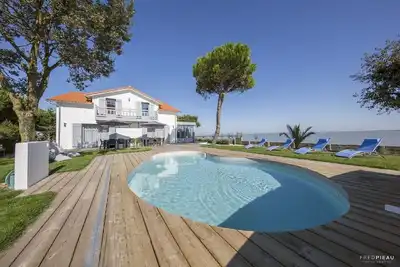 Image de Exceptionnelle grande villa de 7 chambres au bord de l’océan