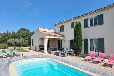 Image de Villa Neuve Climatisee Avec Piscine À PROXIMITÉ IMMÉDIATE D'Avignon