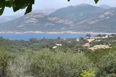Image de Appartement dans maison en pierres, vue mer et maquis, tout confort, climatisé