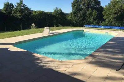 Image de Gîte avec piscine privée dans bâtisse traditionnelle du Rouergue, grand calme