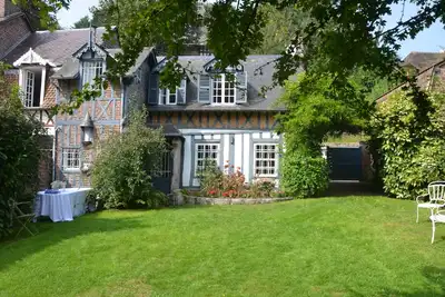 Image de Petite maison de charme avec jardin