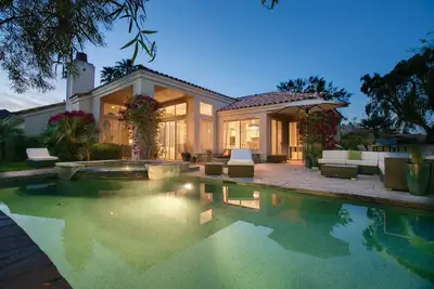 Image de Assis au 8ème trou du parcours privé Nicklaus. Parfait pour toutes les escapades!