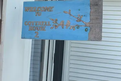 Image de Marchez vers les cafés \/ restaurants et bien plus encore!