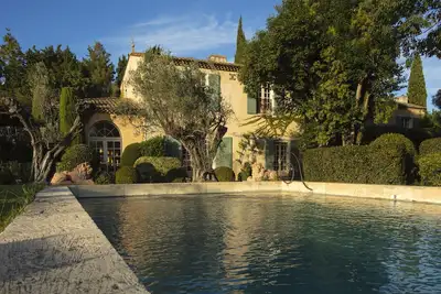 Image de Prestigous estate in provence on a luxurious equestrian property