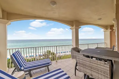Image de Gulf Front Seacrest Beach Condo de luxe sur le golfe du Mexique
