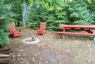 Image de Charmant chalet rustique sur les rives du lac Supérieur