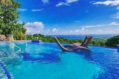 Image de Eagle's Base Villa - Grande villa avec des vues spectaculaires et un emplacement fantastique