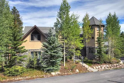 Image de Ski In Ski Out - Idéal pour les grands groupes - Bain à remous - Table de billard - Vue sur la montagne - Théâtre